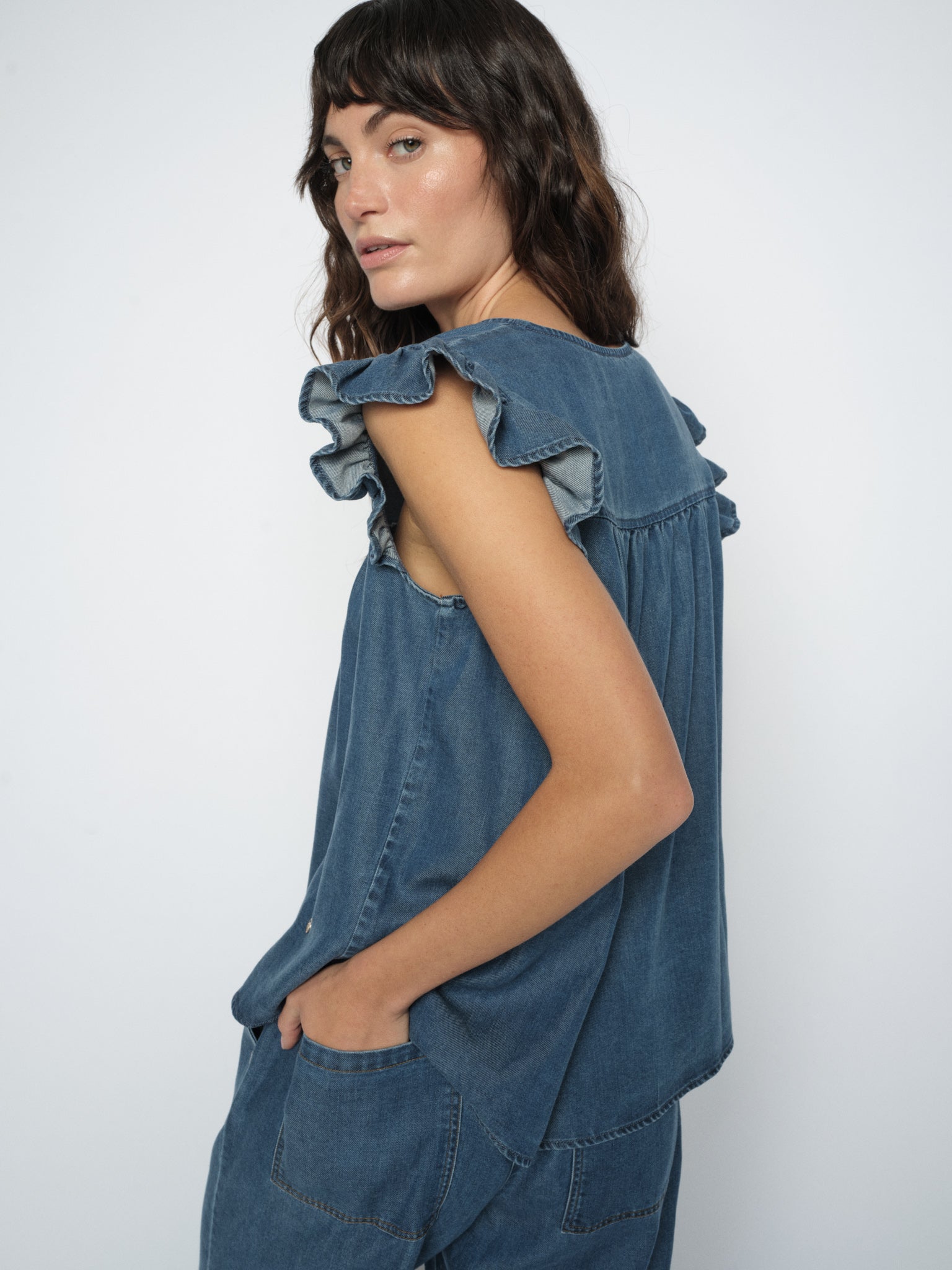 Modelshot / Blue / Detail